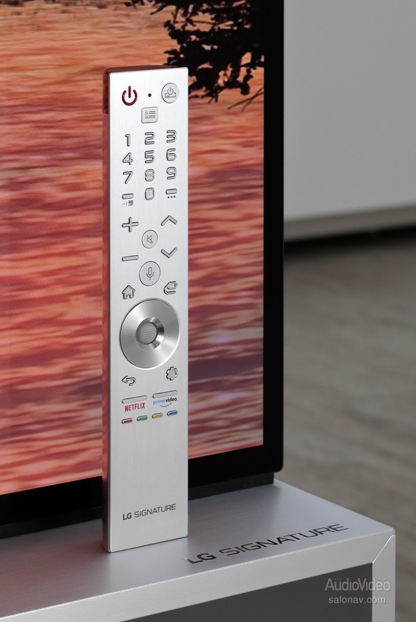 LG_SIGNATURE_OLED_88ZX9LA_12.jpg