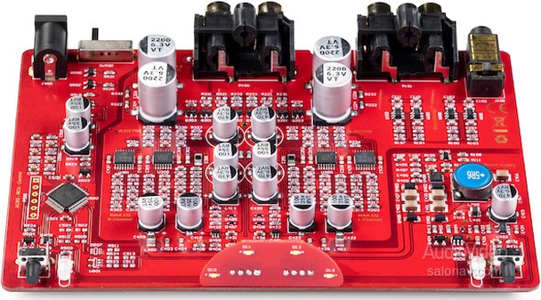 iFi_Audio_Zen_Phono_preamplifier-mmmc.jpg