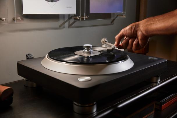 Denon-DP-3000NE-in-situ-04.jpg